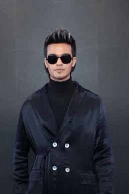 Bhuvneshwar Jangid - Dancer in Ghitorni | www.dazzlerr.com