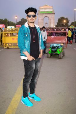Sooraj Dhami - Actor in New Delhi | www.dazzlerr.com