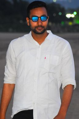 Nikhil Tripathi - Model in Gandhidham | www.dazzlerr.com