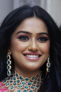Sweta Bhattacharya - Model in New Delhi | www.dazzlerr.com