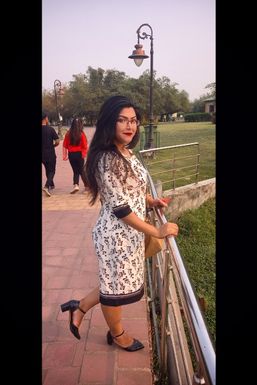 Sukriti Goswami - Model in  | www.dazzlerr.com