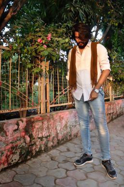 Shubham Sharma - Model in Dhamnod | www.dazzlerr.com