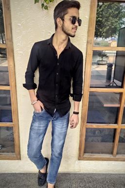 Shiva Singh - Actor in New Delhi | www.dazzlerr.com