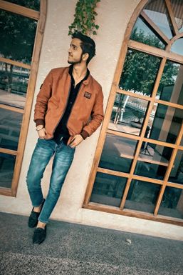 Shiva Singh - Actor in New Delhi | www.dazzlerr.com