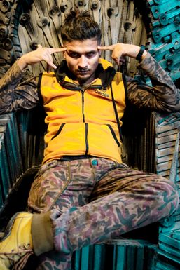 Faisal Khan - Actor in Kanpur | www.dazzlerr.com