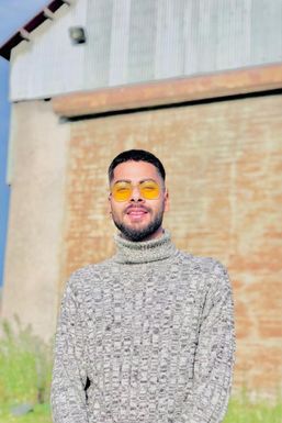 Mehdi Bhat - Influencer in Delhi | www.dazzlerr.com