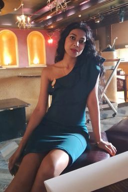 Shubhangi - Anchor in New Delhi | www.dazzlerr.com
