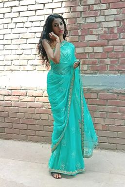 Shubhangi - Anchor in New Delhi | www.dazzlerr.com