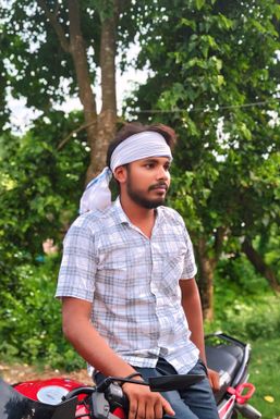 Debasis Mandal - Actor in Old Maldah | www.dazzlerr.com