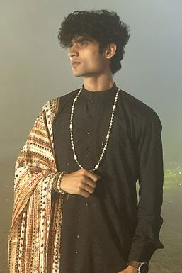 Suryansh Kapil - Actor in Noida | www.dazzlerr.com