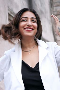 Shikha Malhotra - Model in Delhi | www.dazzlerr.com